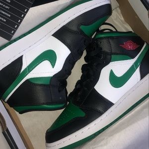 Air Jordan 1 Mid GS 'Black Pine Green'